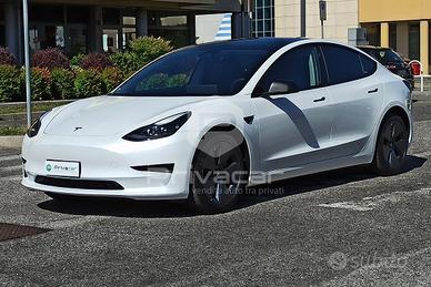 TESLA Model 3 RWD