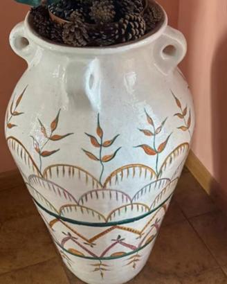 Vaso in maiolica dipinto a mano