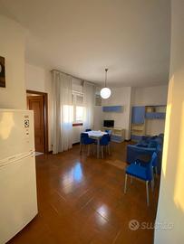 Bilocale arredato con posto auto