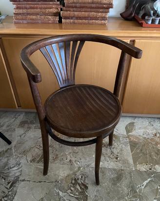 Sedia a pozzetto Thonet “Bartimmo”