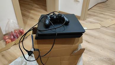 ps4 slim 500 giga con controller e  giochi