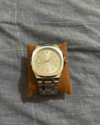 Orologio ispirato al Patek Philippe Nautilus