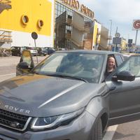 Autista drive per esigenze di trasporto e commissi