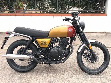 Moto Brixton Cromwell 250 color oro stupenda