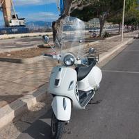 Piaggio Vespa 300 GTS - 2015