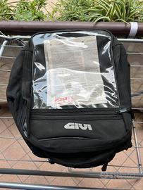 Borse serbatoio moto Givi e Cargo Endurance