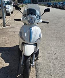 Piaggio Beverly 350