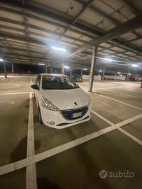 Peugeot 208 1.2 82cv