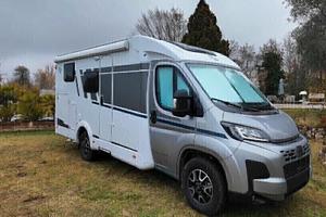PRONTA CONSEGNA CARADO V 347 CON BASCULANTE