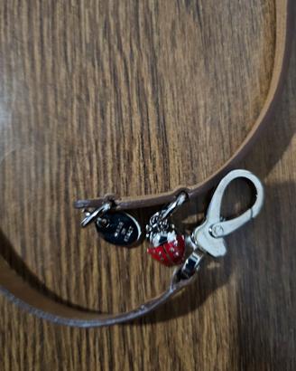 collana in cuoio marrone  