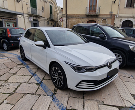 Volkswagen Golf 8 DSG 1.0 etsi 110cv come nuova