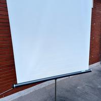 Schermo di proiezione portatile con treppiede