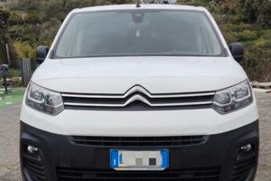 Citroën Berlingo 2020 Omol. Trasp. animali+gancio