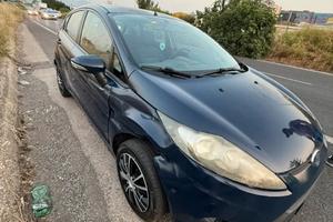 Ford Fiesta incidentata