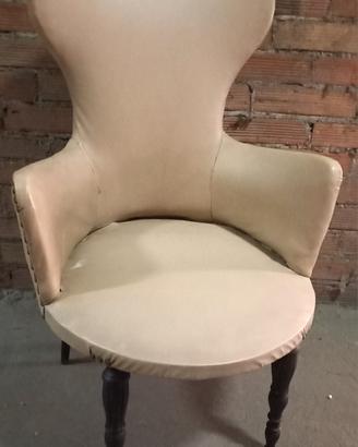 Poltroncina vintage anni '50/'60 in skai crema