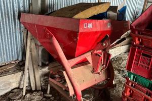 Spandiconcime capienza 400 litri