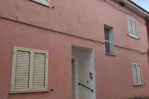 Casa indipendente con garage a Torpè