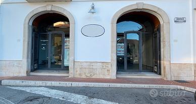 Locale in posizione centrale