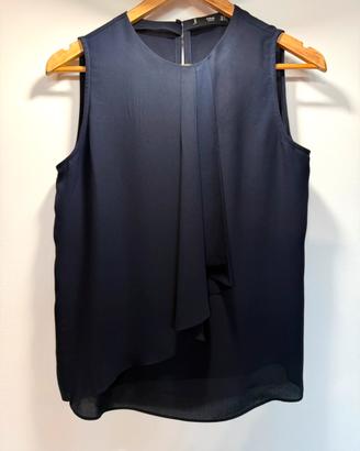 Top- blusa smanicata blu navy del  Mango,