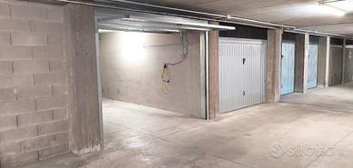 Garage 18 mq allo Stadio con presa elettrica