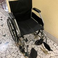 sedia a rotelle/carrozzina pieghevole