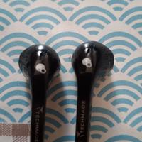 Cuffie Tech made Bluetooth