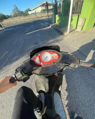 Aprilia sr 150 2t