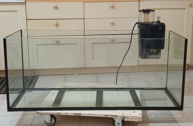 acquario marino + skimmer bubble magus QQ3 