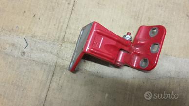 Cerniera sportello inferiore sx actros mercedes