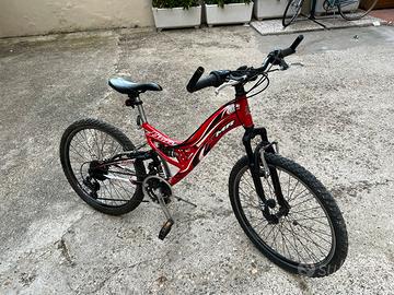 Bici MTB bi- ammortizzata