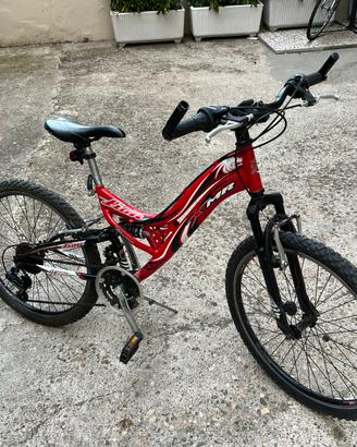 Bici MTB bi- ammortizzata