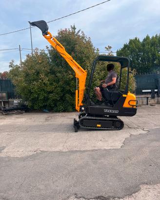 E300- ESCAVATORE YANMAR B15