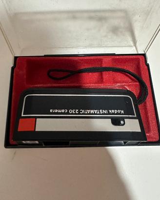 fotocamera vintage tascabile Kodak Instamatic 230