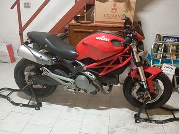 ducati monster 696