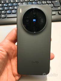 Vivo X300 Cina più Kit fotografico Zeiss