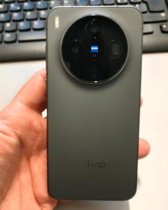 Vivo X300 Cina più Kit fotografico Zeiss