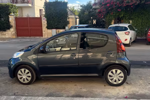 Peugeot 107 2012 grigio scuro