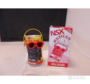 Dancing Can con occhiali e cuffia AIWA