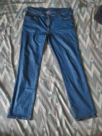 Jeans poco elasticizzati
