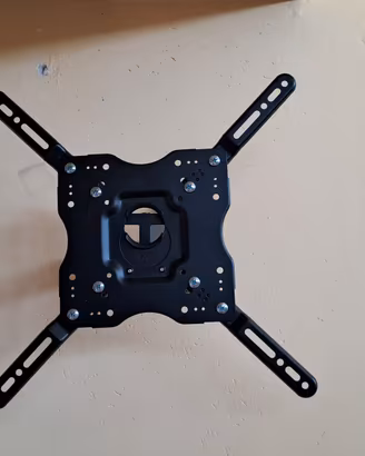 Supporto Tv orientabile a 20 euro