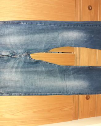 Pantaloni jeans