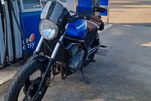 Kawasaki ER5 Caffe Racer