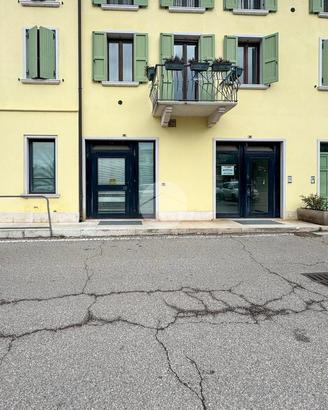 NEGOZIO A SOLFERINO