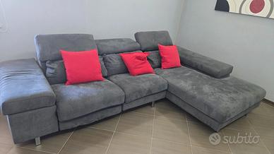 Divano Poltronesofà Angolare con Chaise Longue