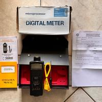 Misuratore di temperatura digitale e portatile