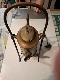 antico Samovar in ottone con caraffa zincata. misu