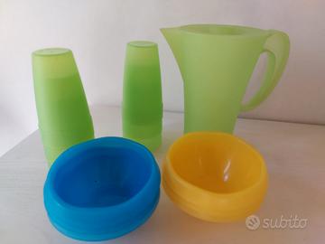 CARAFFA E BICCHIERI IN PLASTICA