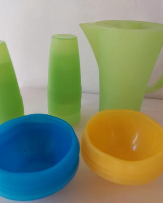 CARAFFA E BICCHIERI IN PLASTICA