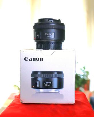 Canon EF 50mm f/1.8 STM , con paraluce e scatola