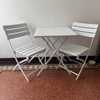 Tavolino e sedie da esterno